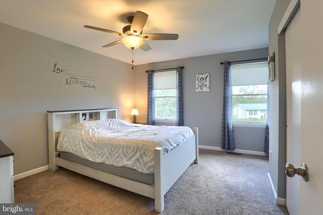755 GREEN HILL DR, Newport, PA 17074