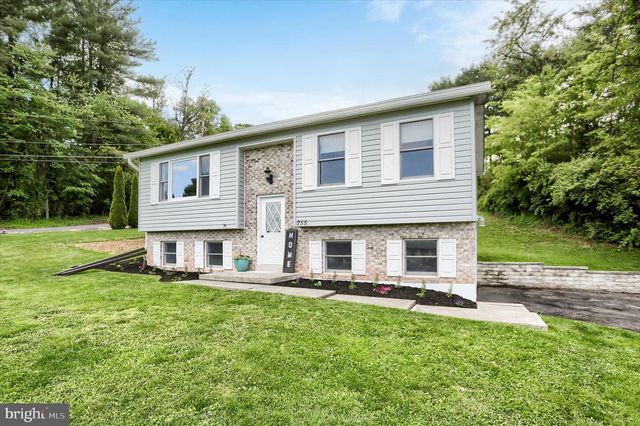 755 GREEN HILL DR, Newport, PA 17074