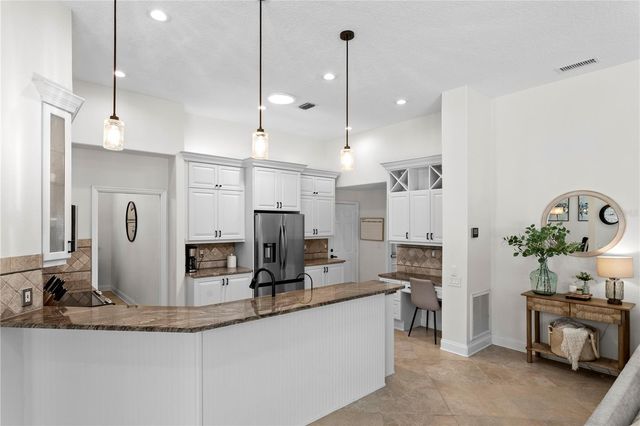 6123 SAVOY CIRCLE, Lutz, FL 33558