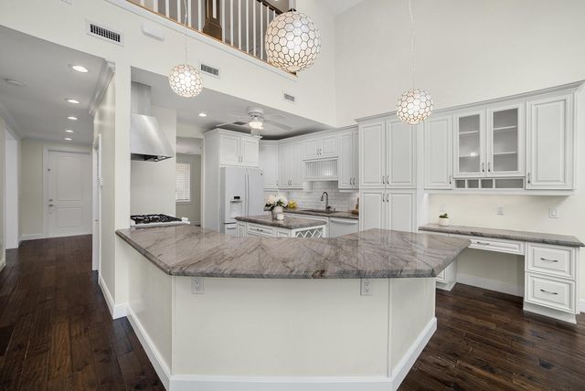 216 SE 10th Street, Fort Lauderdale, FL 33316