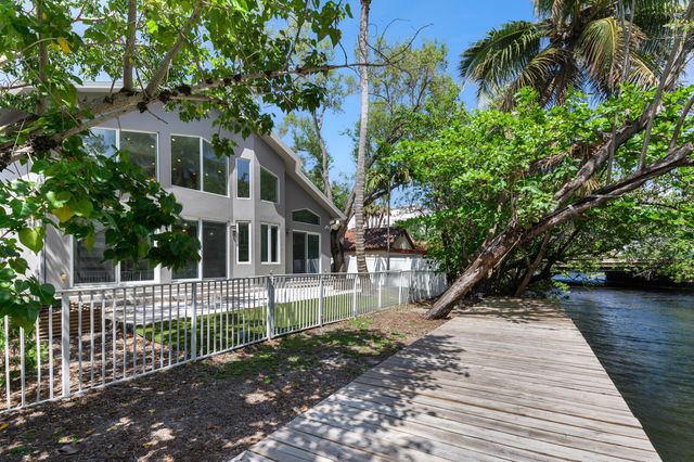 216 SE 10th Street, Fort Lauderdale, FL 33316