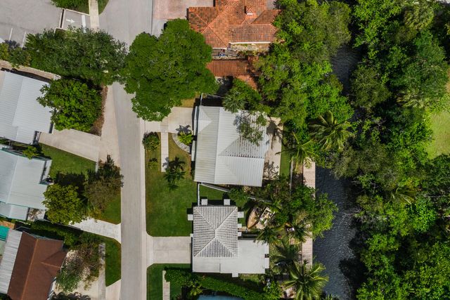 216 SE 10th Street, Fort Lauderdale, FL 33316