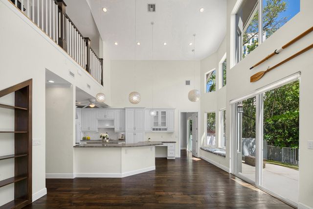 216 SE 10th Street, Fort Lauderdale, FL 33316