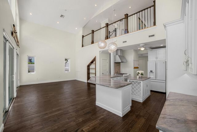 216 SE 10th Street, Fort Lauderdale, FL 33316