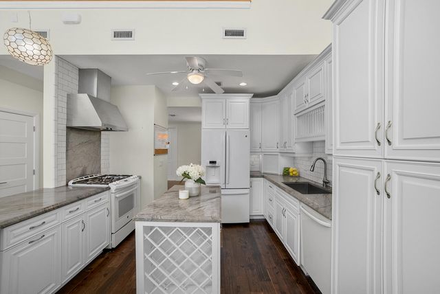 216 SE 10th Street, Fort Lauderdale, FL 33316