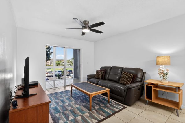 2615 NE 1ST Court 201, Boynton Beach, FL 33435