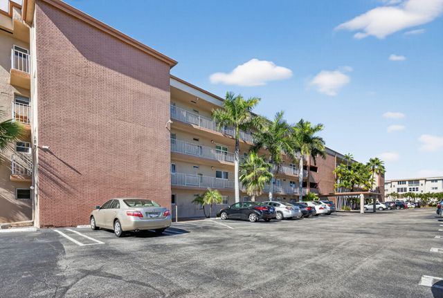 2615 NE 1ST Court 201, Boynton Beach, FL 33435