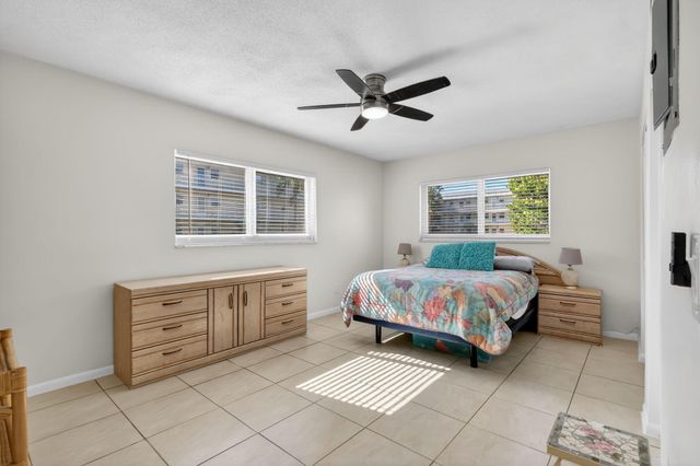 2615 NE 1ST Court 201, Boynton Beach, FL 33435