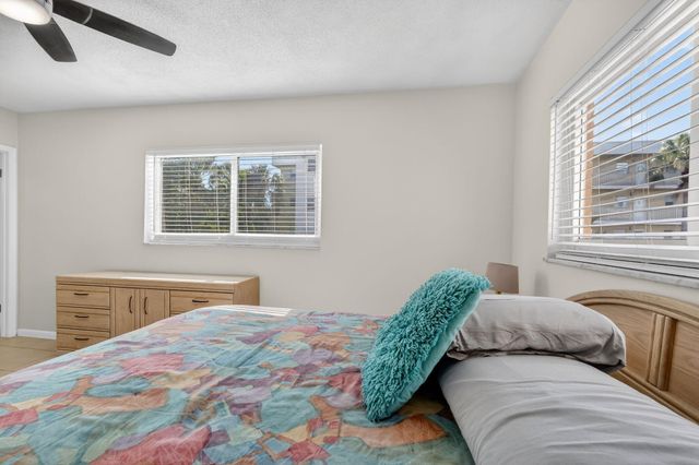 2615 NE 1ST Court 201, Boynton Beach, FL 33435