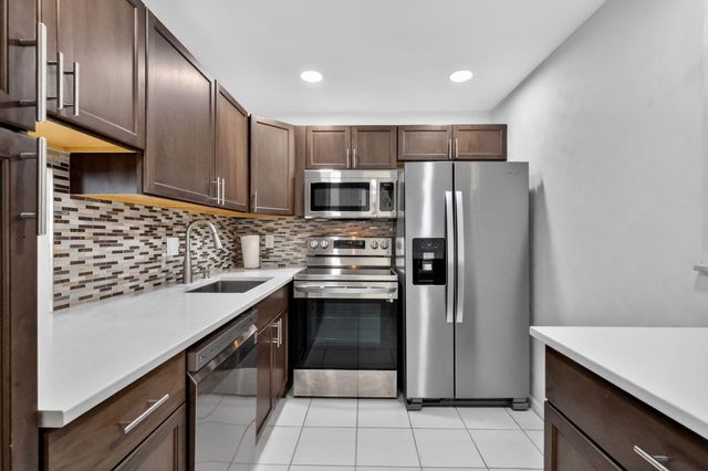 2615 NE 1ST Court 201, Boynton Beach, FL 33435