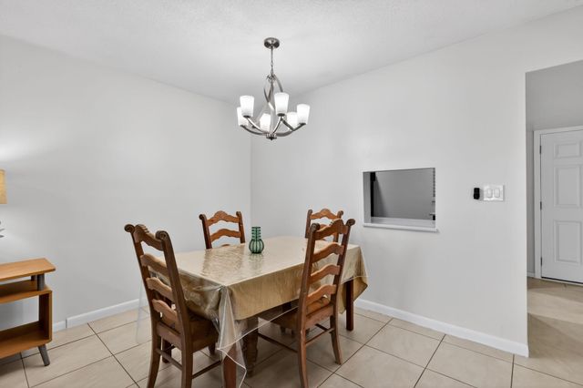 2615 NE 1ST Court 201, Boynton Beach, FL 33435