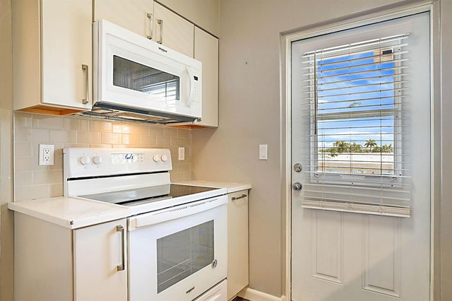230 N Federal Hwy 305, Deerfield Beach, FL 33441