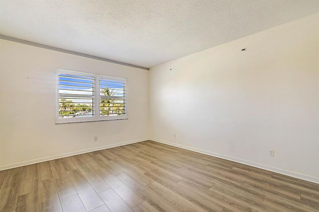 230 N Federal Hwy 305, Deerfield Beach, FL 33441