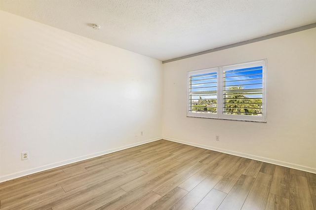 230 N Federal Hwy 305, Deerfield Beach, FL 33441