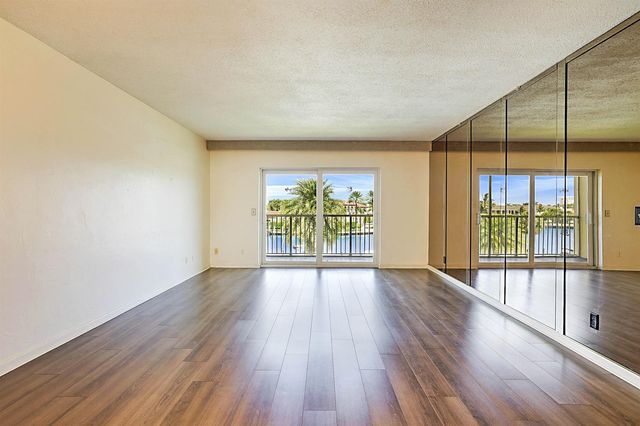 230 N Federal Hwy 305, Deerfield Beach, FL 33441
