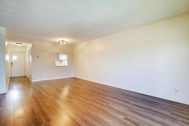 230 N Federal Hwy 305, Deerfield Beach, FL 33441