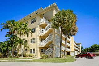 230 N Federal Hwy 305, Deerfield Beach, FL 33441