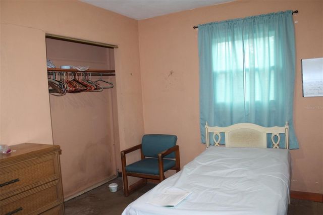 5220 86TH AVENUE N, Pinellas Park, FL 33782