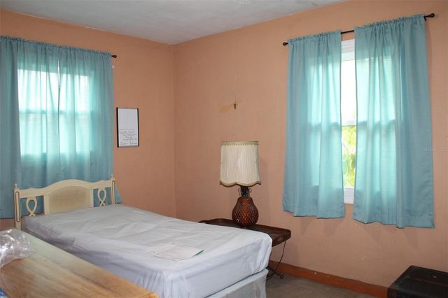 5220 86TH AVENUE N, Pinellas Park, FL 33782