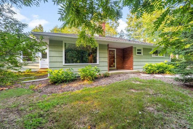 11966 N Springdale COURT, Mequon, WI 53092