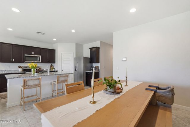 1827 W STANTON Avenue, Apache Junction, AZ 85120