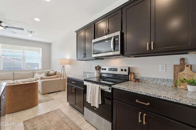 1827 W STANTON Avenue, Apache Junction, AZ 85120