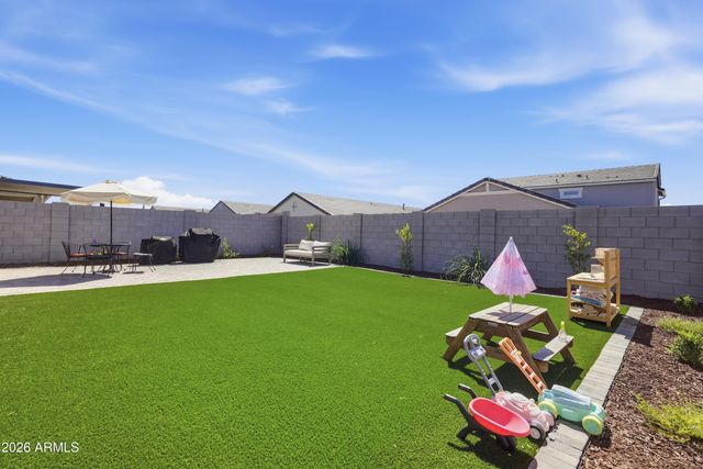 1827 W STANTON Avenue, Apache Junction, AZ 85120