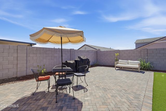 1827 W STANTON Avenue, Apache Junction, AZ 85120