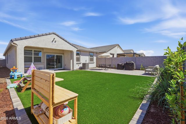 1827 W STANTON Avenue, Apache Junction, AZ 85120