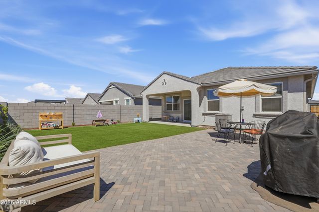 1827 W STANTON Avenue, Apache Junction, AZ 85120