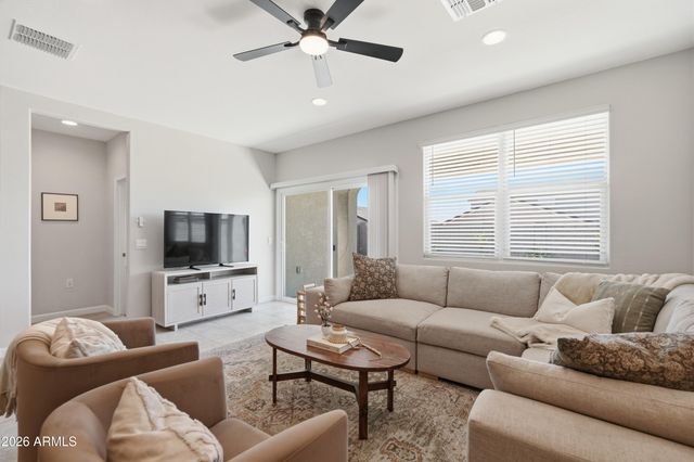 1827 W STANTON Avenue, Apache Junction, AZ 85120