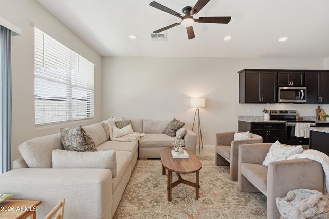 1827 W STANTON Avenue, Apache Junction, AZ 85120