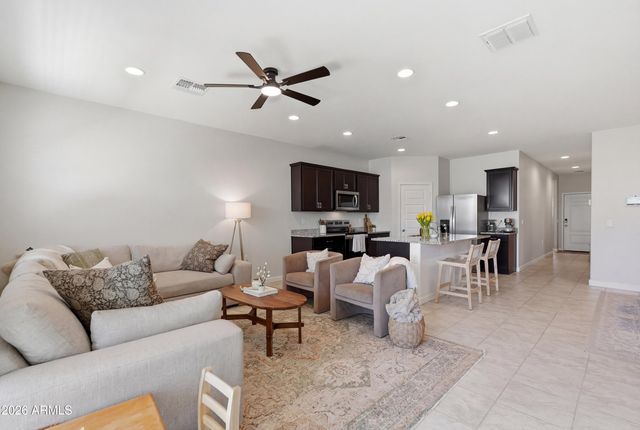 1827 W STANTON Avenue, Apache Junction, AZ 85120