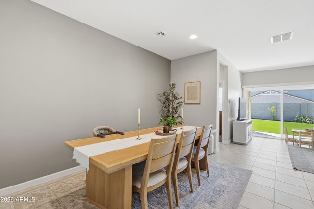 1827 W STANTON Avenue, Apache Junction, AZ 85120