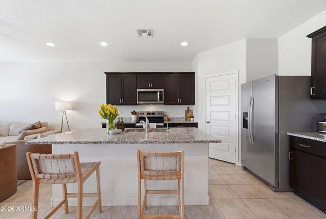 1827 W STANTON Avenue, Apache Junction, AZ 85120