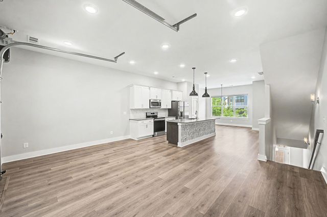 221 Stonecrest Cir, Nashville, TN 37209