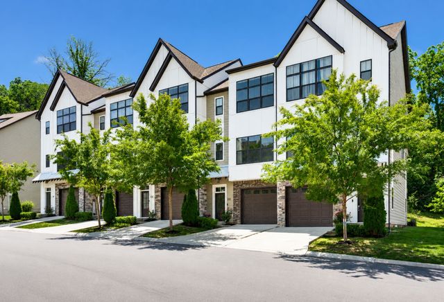 221 Stonecrest Cir, Nashville, TN 37209