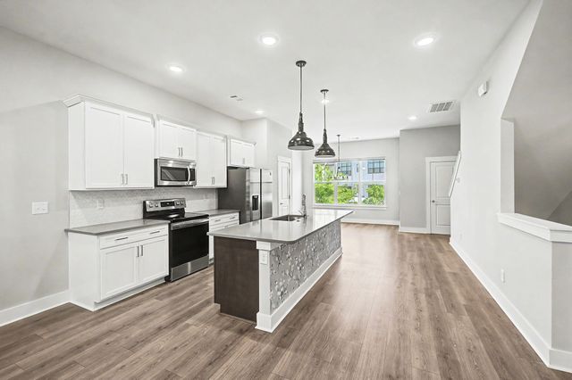 221 Stonecrest Cir, Nashville, TN 37209