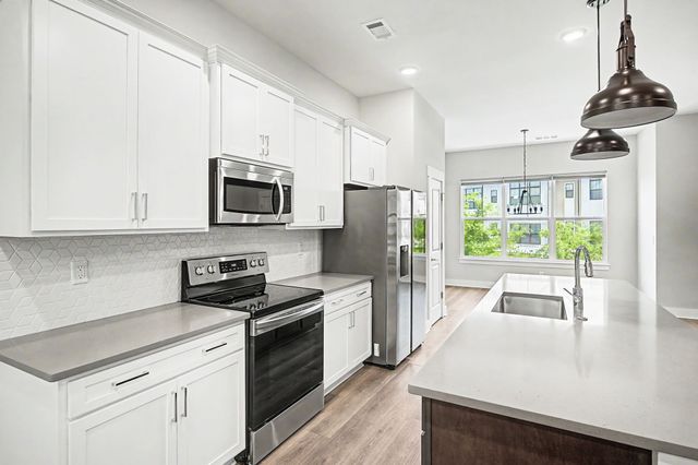 221 Stonecrest Cir, Nashville, TN 37209