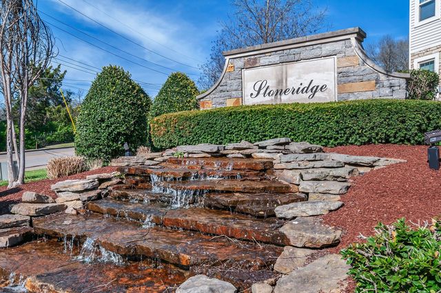 221 Stonecrest Cir, Nashville, TN 37209