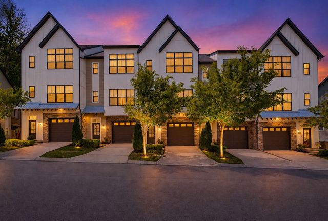 221 Stonecrest Cir, Nashville, TN 37209