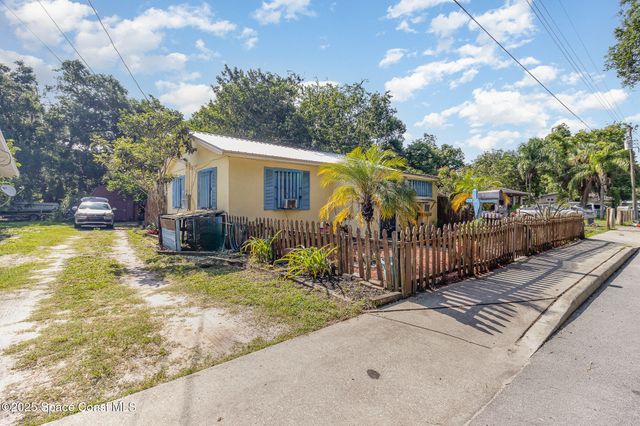 2677 Marigold Avenue, Mims, FL 32754