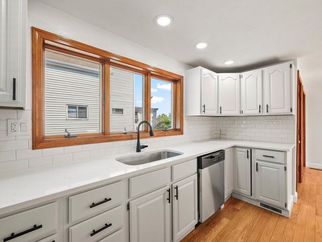 12 Boston St, Lynn, MA 01904