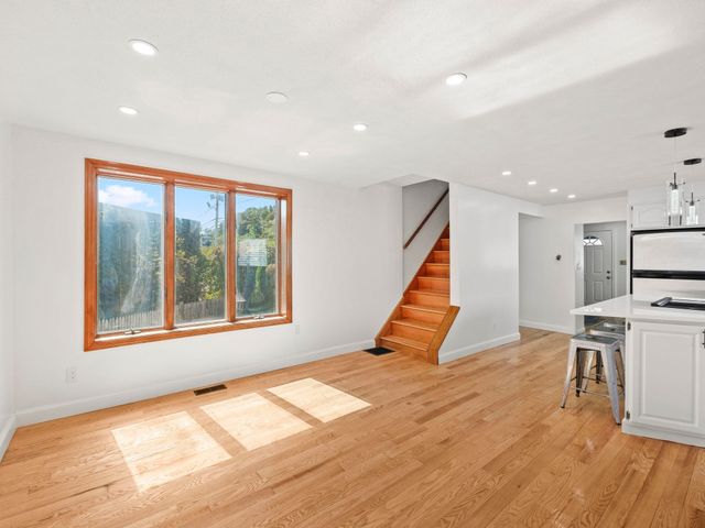 12 Boston St, Lynn, MA 01904