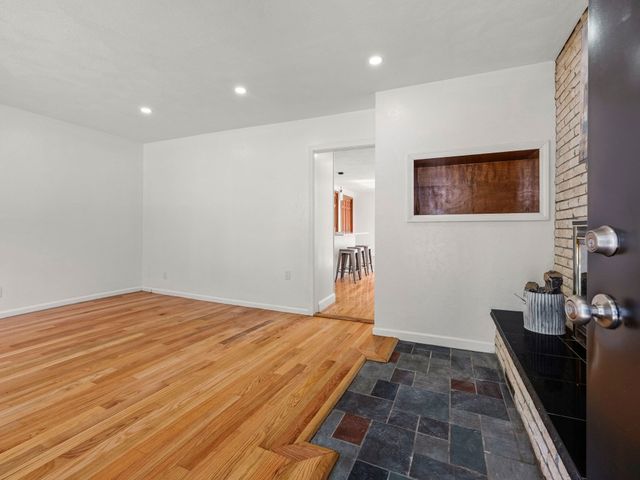 12 Boston St, Lynn, MA 01904