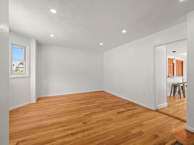 12 Boston St, Lynn, MA 01904