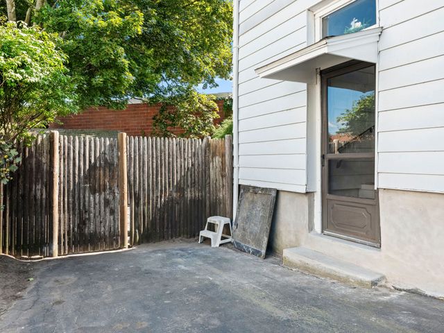 12 Boston St, Lynn, MA 01904
