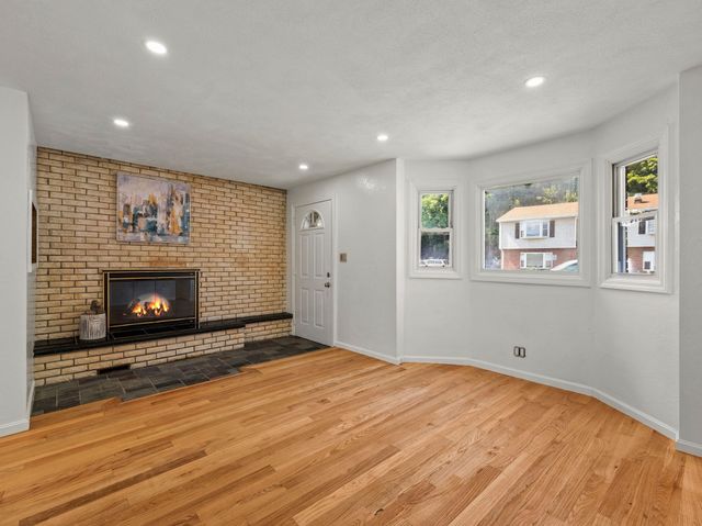 12 Boston St, Lynn, MA 01904