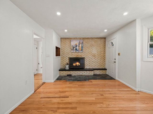 12 Boston St, Lynn, MA 01904