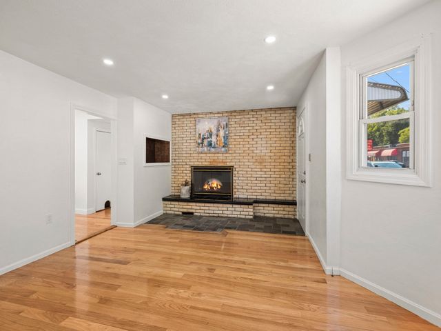 12 Boston St, Lynn, MA 01904